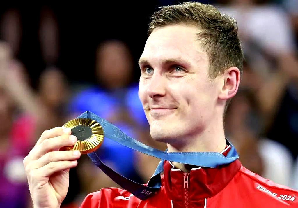 英格兰羽毛球队绝杀日本羽毛球队,安赛龙高光表现的简单介绍 英格兰羽毛球队绝杀日本羽毛球队,安赛龙高光表现的简单介绍