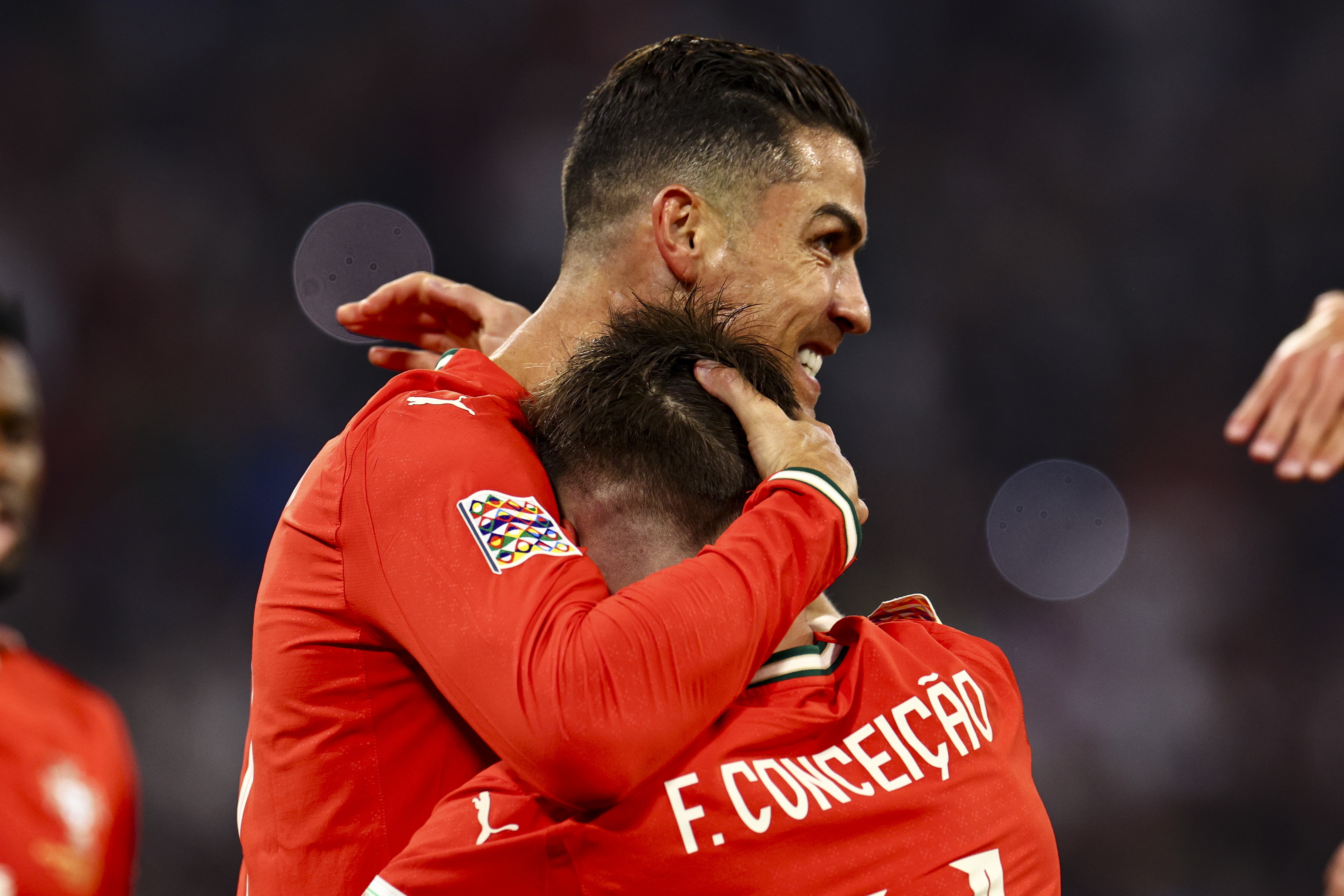 葡萄牙血洗多特蒙德,范佩西送出助攻 葡萄牙血洗多特蒙德,范佩西送出助攻