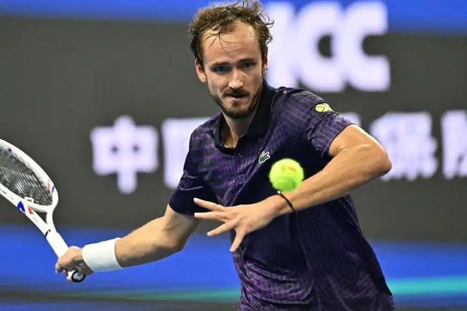 德国网球队鏖战日本网球队,梅德韦杰夫制霸全场的简单介绍 德国网球队鏖战日本网球队,梅德韦杰夫制霸全场的简单介绍