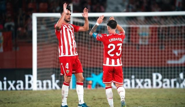 包含格拉纳达战平对手：坚守主场不败！的词条