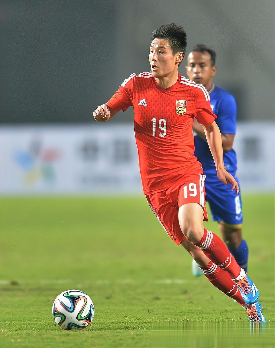 国内足球联赛的激烈竞争备受观注的简单介绍