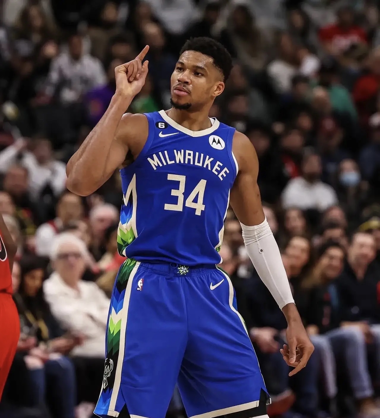 莱万特豪取三连胜,晋级冠军之路的简单介绍 莱万特豪取三连胜,晋级冠军之路的简单介绍