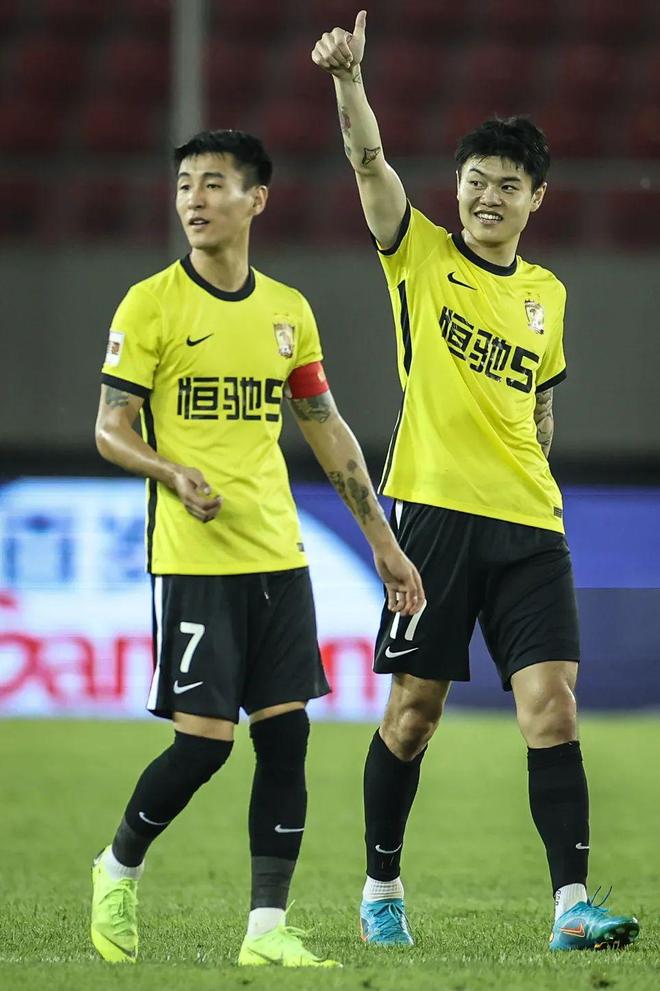 波斯尼亚队艰难获胜,迎战下一场比赛的简单介绍 波斯尼亚队艰难获胜,迎战下一场比赛的简单介绍