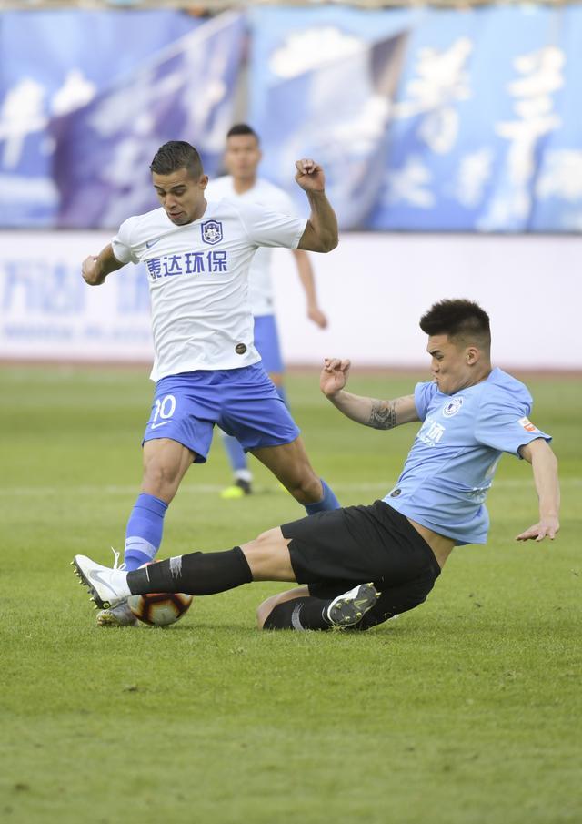 关于大连一方对抗天津泰达，现场战况激烈空前的信息