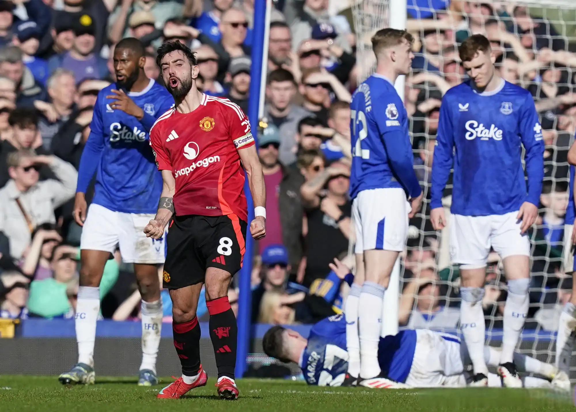 埃弗顿客场不敌狼队,遭遇失利 埃弗顿客场不敌狼队,遭遇失利