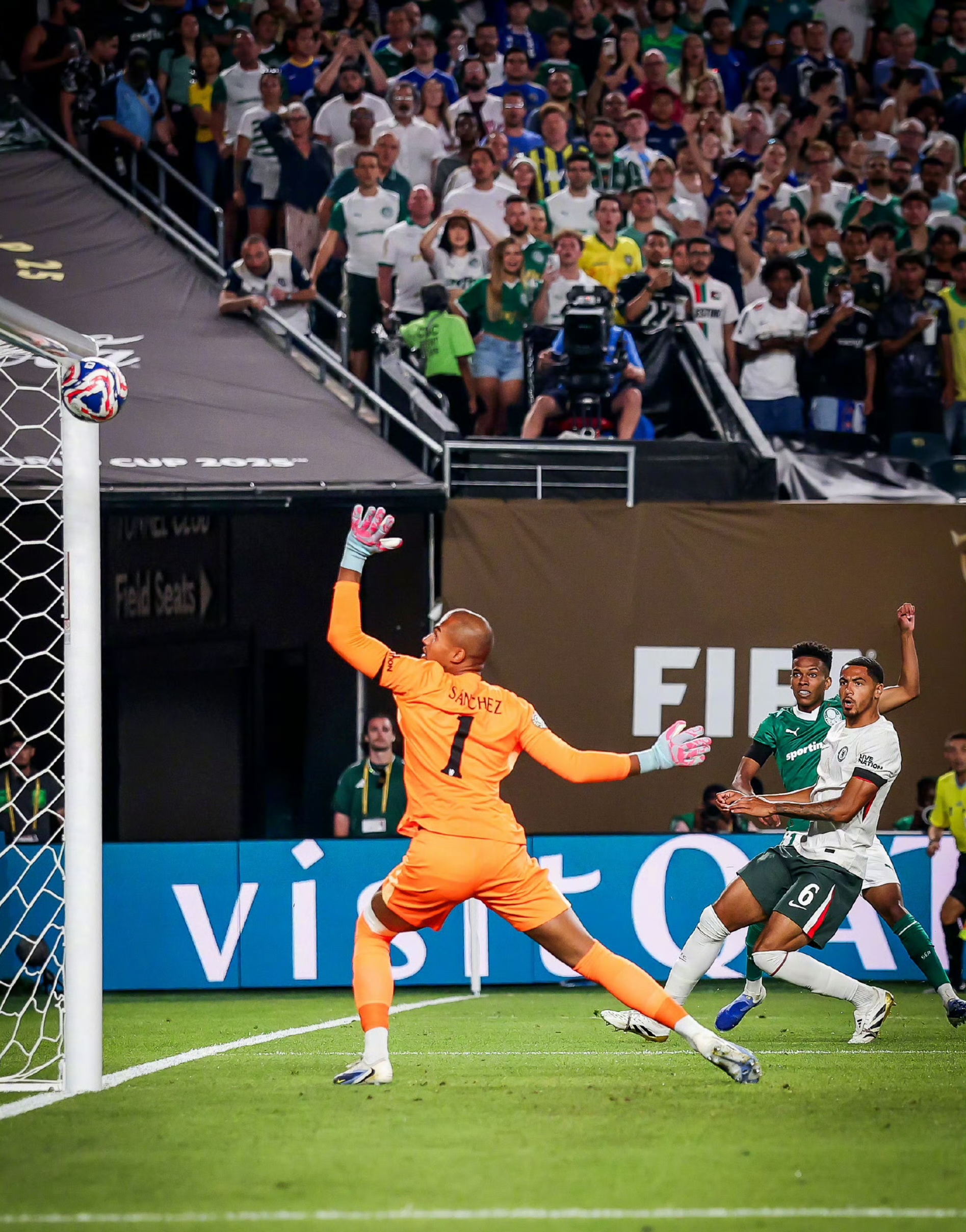 年终总决赛险胜拉沃尔杯，西西帕斯关键制胜的简单介绍