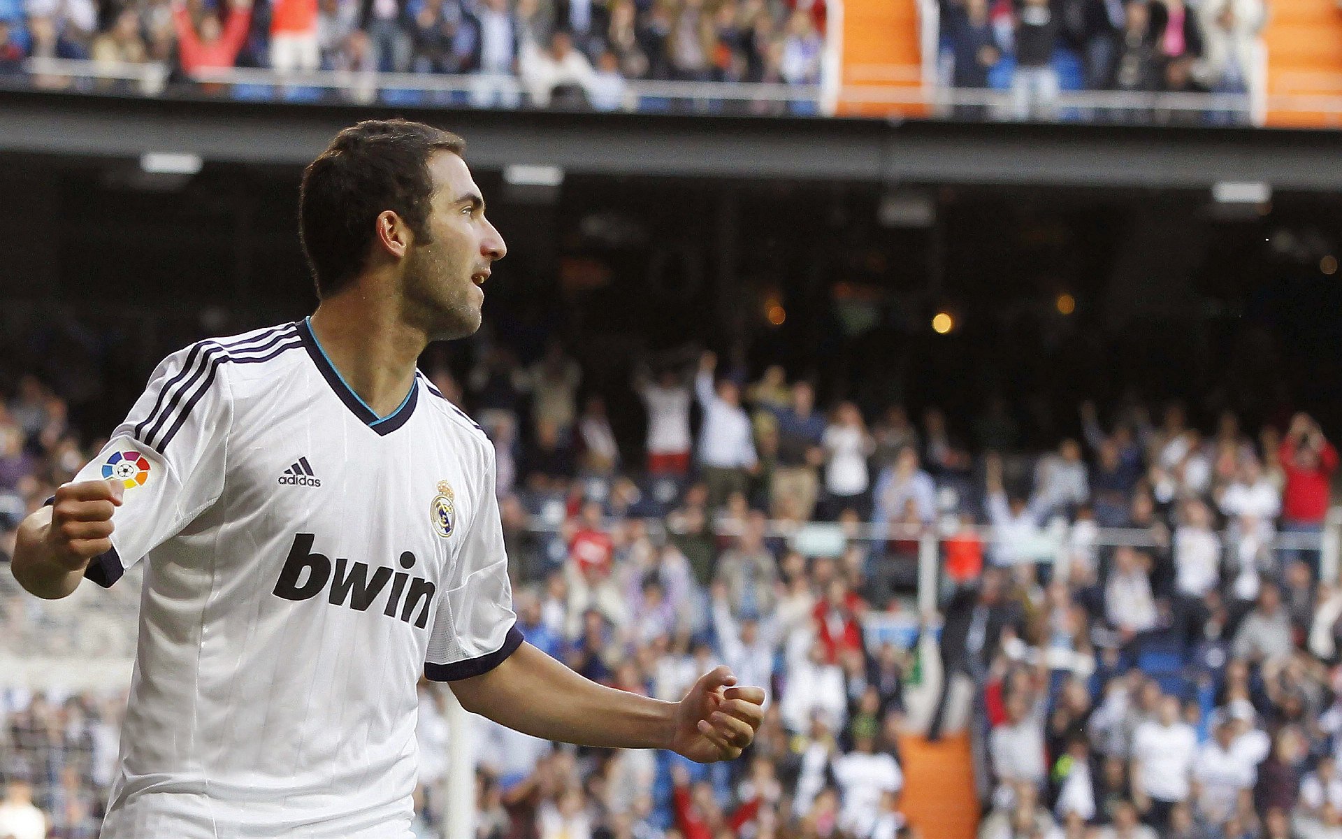 赛道上的征服者，当楚阿梅尼在F1街道赛接管比赛，安哥拉如何拿下埃及